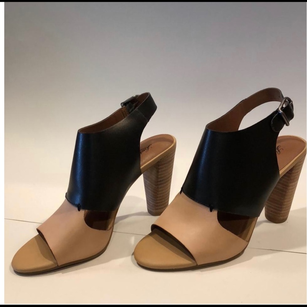 Lucky Brand Otta Leather Heels Shoes.Size 8M